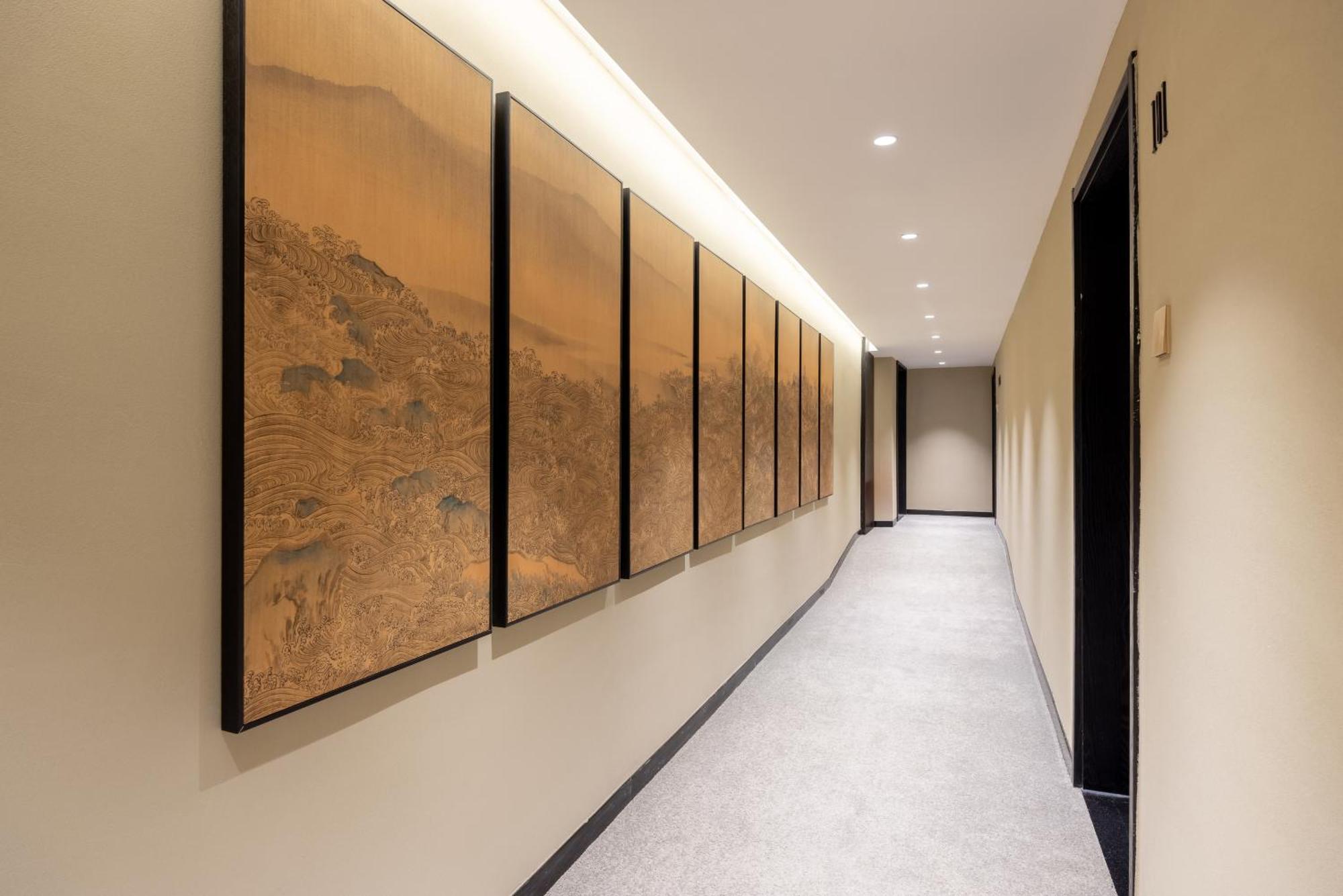 Tangfu Nanluoguxiang Wang Fu Jing Forbidden Snack Street Hotel,1 Stop Walking To Airport Express,3 Stop To Tiananmen&free Laundry Dry Service &professional Free Tour Ticket Service With Speaking Staff Khách sạn Bắc Kinh