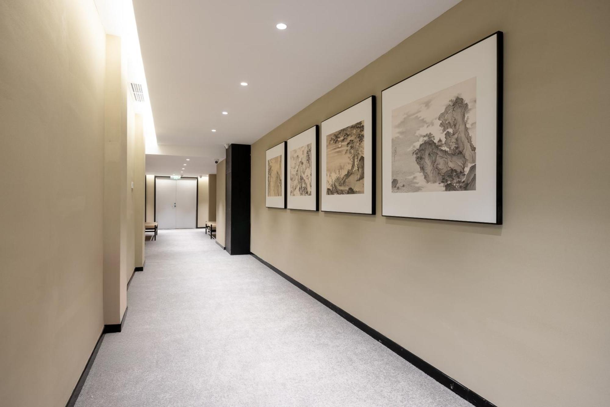 Tangfu Nanluoguxiang Wang Fu Jing Forbidden Snack Street Hotel,1 Stop Walking To Airport Express,3 Stop To Tiananmen&free Laundry Dry Service &professional Free Tour Ticket Service With Speaking Staff 3* Bắc Kinh