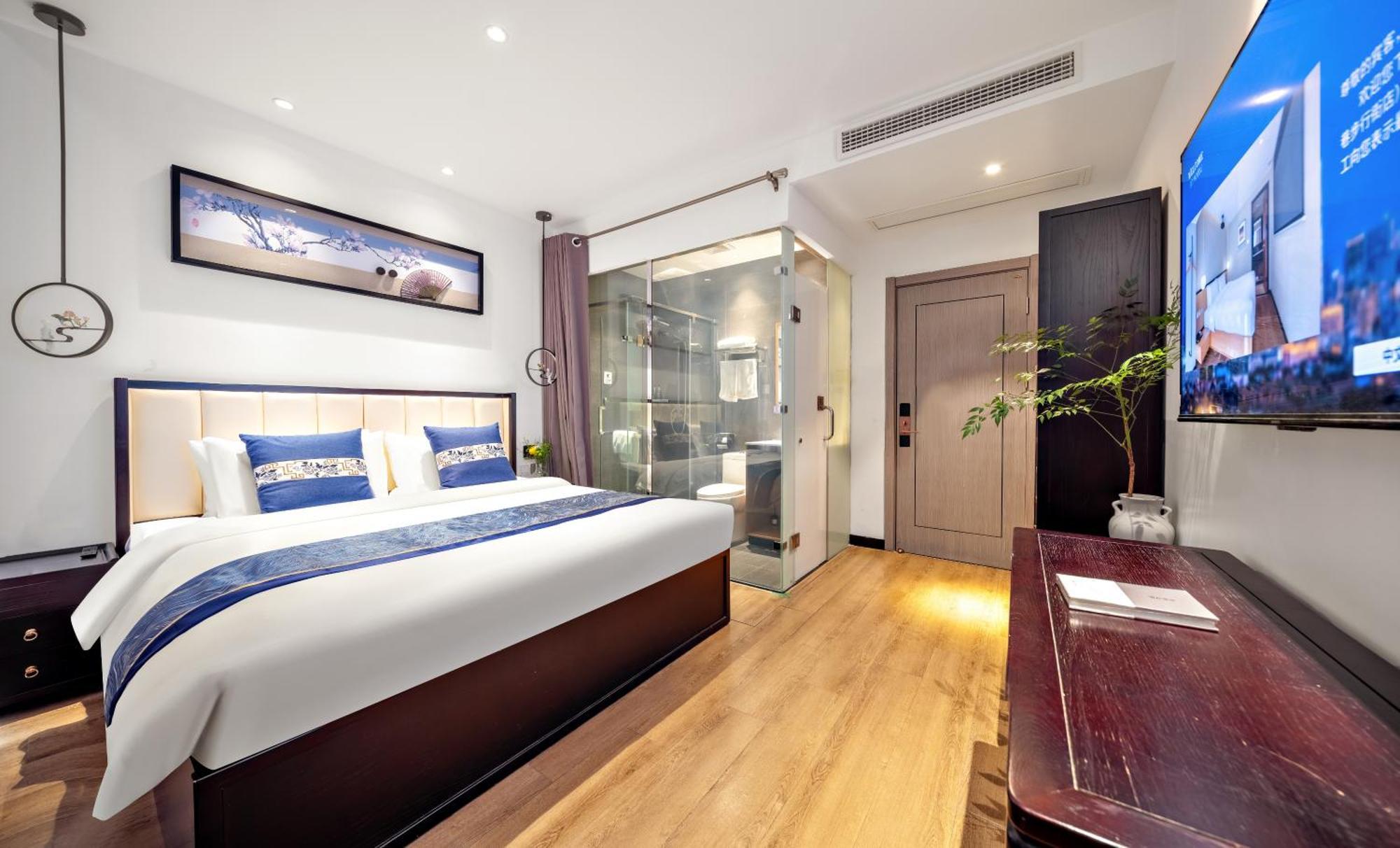 Tangfu Nanluoguxiang Wang Fu Jing Forbidden Snack Street Hotel,1 Stop Walking To Airport Express,3 Stop To Tiananmen&free Laundry Dry Service &professional Free Tour Ticket Service With Speaking Staff Khách sạn 3*