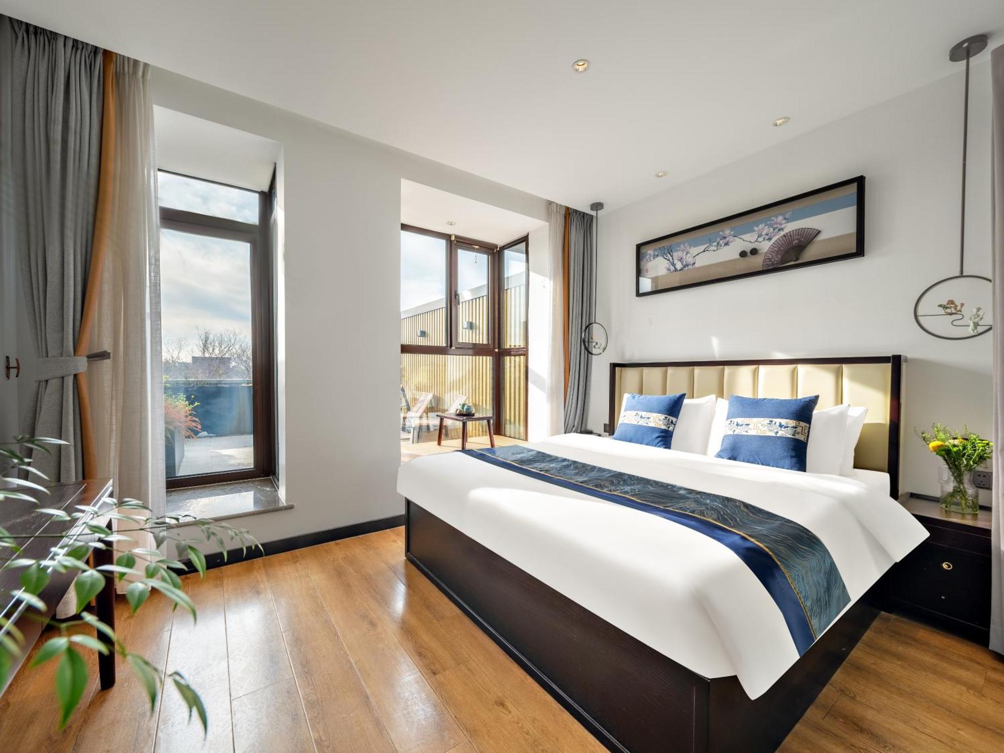 Tangfu Nanluoguxiang Wang Fu Jing Forbidden Snack Street Hotel,1 Stop Walking To Airport Express,3 Stop To Tiananmen&free Laundry Dry Service &professional Free Tour Ticket Service With Speaking Staff Bắc Kinh